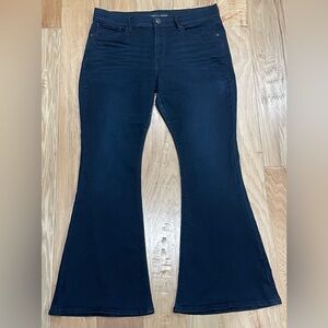 ❌SOLD! EUC! Express Sz 10S short Mid Rise Supersoft Bell Flare Jeans